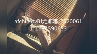 【OnlyFans】小胡渣大屌男友，颜值在线的肉感体态女友[yamthacha]福利合集，蜜桃臀粉穴后入，居家自拍 23