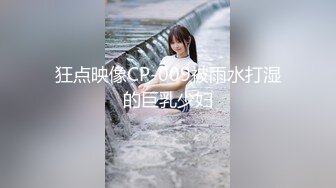 双人组合露脸出境，两个颜值不错的小少妇激情大秀上演69舔逼，干净粉嫩还没毛舔的好刺激，道具抽插别错过