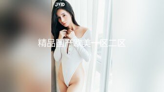 乖巧风骚的小少妇露脸大秀直播，跪着地上给大哥口交大鸡巴，让大哥揉奶玩逼，床上床下各种抽插