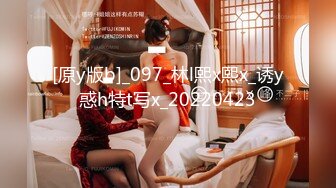 女友：你在干嘛，你别录视频呀。  男：以后你不在我就看，多吃一会嘛，录了你也看看，甜甜快点嘛。鸡巴插入她就顾着爽，录起来！