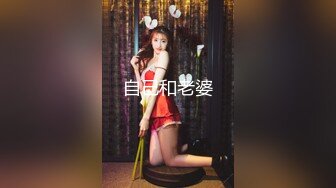 熟女姐姐的诱惑，全程露脸开档黑丝镜头前诱惑狼友，揉奶玩逼听指挥伸着舌头要舔鸡巴，道具抽插骚逼淫水多多