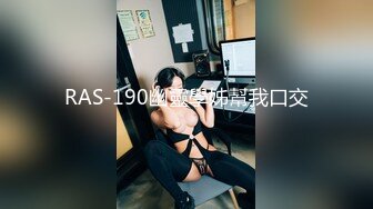 [MP4/ 125M] 小女仆被主人压在沙发上后入，特意给黑丝脚底板来个特写！