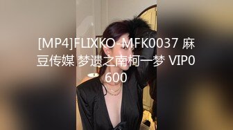 漂亮熟女人妻吃鸡啪啪 身材娇小 被两根黑祖宗超大肉棒三洞全开 不停连续轮流无套输出 简单粗暴 非常享受 口爆吃精