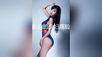 坑神潜入国内某购物商场女WC独占一个坑位隔板缝中连续偸拍多位妹子方便制服大长腿美女惹火T裤上放卫生巾有点意思